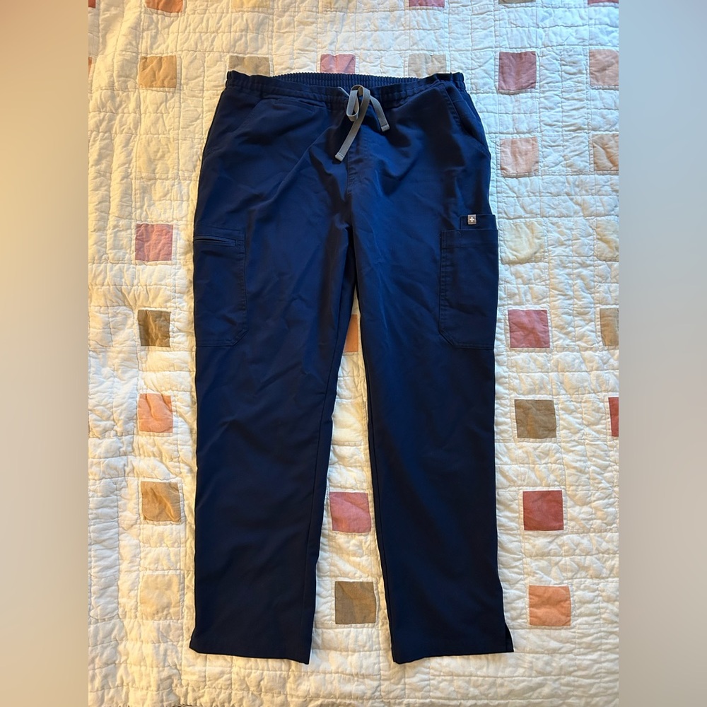 Figs Women’s Navy Scrub Pants - L